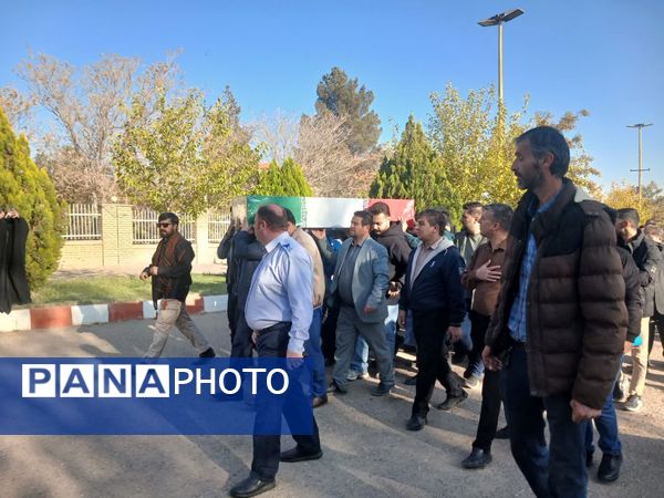 مراسم تشییع شهدای گمنام در دانشگاه آزاد تاکستان جلوه‌ای از همبستگی دانشگاهیان