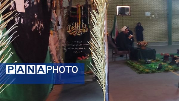 نور قرآن در ایام فاطمیه دبستان استقلال حاجی‌آباد را روشن کرد