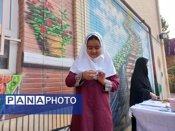 جلسه توجیهی  سفیران سلامت دبستان دخترانه شطیطه۲