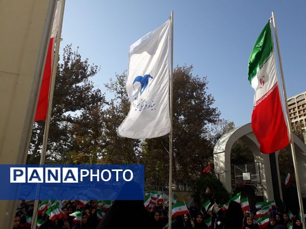 طلوعی تازه برای دانش‌آموزان دبیرستان مصلی نژاد حضرت زهرا در اول مهر