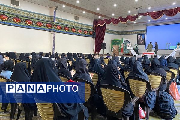 اعزام دانش‌آموزان دختر ورامینی به اردوی معنوی راهیان نور