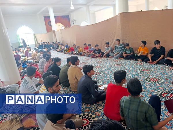 مراسم اعتکاف دانش‌آموزی در مسجد نور سندرک