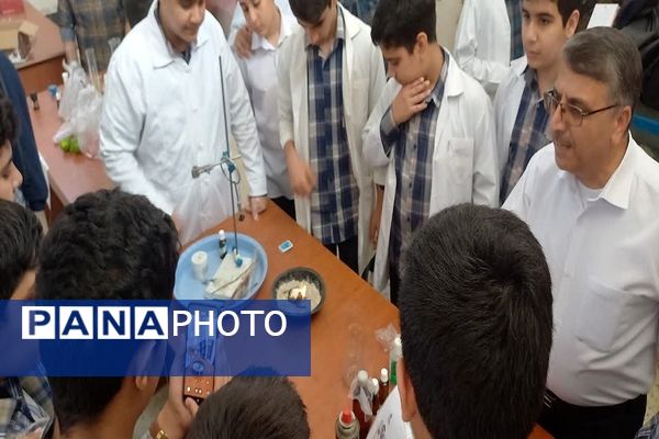 مراسم بزرگداشت روز آزمایشگاه در پژوهشسرای دانش‌آموزی خوارزمی 