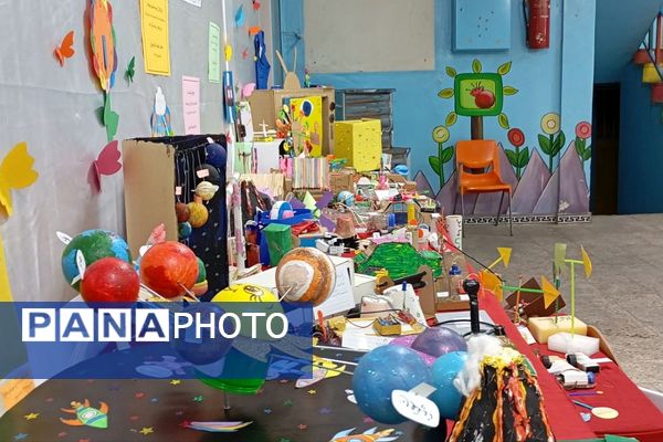 گرامیداشت «هفته پژوهش» در دبستان شهید دکتر چمران ناحیه دو شهرری 