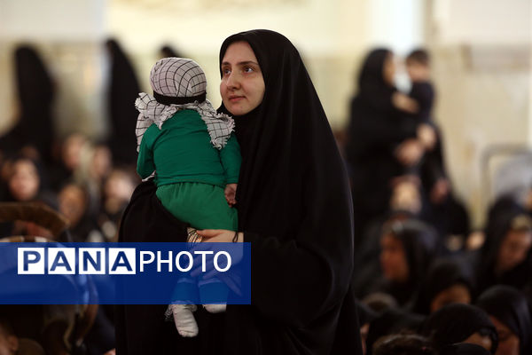 همایش شیرخوارگان حسینی در حرم بانوی کرامت