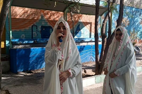 برگزاری طرح مصباح الهدی و نماز جماعت در دبستان شهید اول ۲ ناحیه یک شهرری