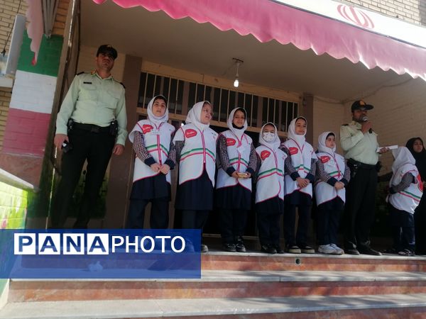گرامیداشت هفته نیروی انتظامی در مدارس شهرستان ملارد