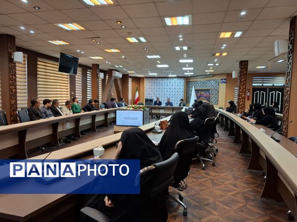 آموزش و تبیین اصول مهارت در ارتقای خودکارآمدی و تاب‌آوری دانش‌آموزان ناحیه دو