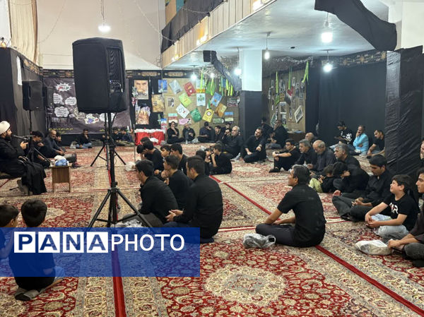 جوانان کاشمری پرچم عزای حسینی را برافراشتند