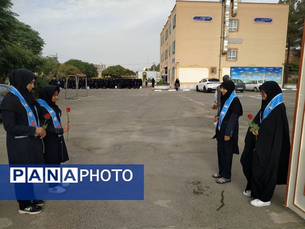 جشن آغاز سال تحصیلی جدید در دبیرستان نمونه ایمان 