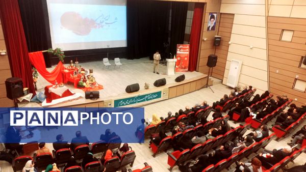 یلدای هنری با حضور هنرمندان در کانون ارشاد شهرستان خلیل آباد 