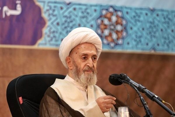 آیت‌الله سبحانی: مفاهیم قرآن کریم برای جوانان تدریس شود

