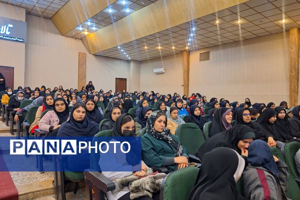 تقدیر از برگزیدگان کشوری و استانی مسابقات فرهنگی و قرآنی ناحیه 3 شیراز