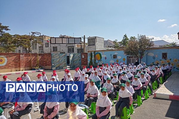 مراسم گرامیداشت هفته نیروی انتظامی در مدارس شهرستان فیروزکوه
