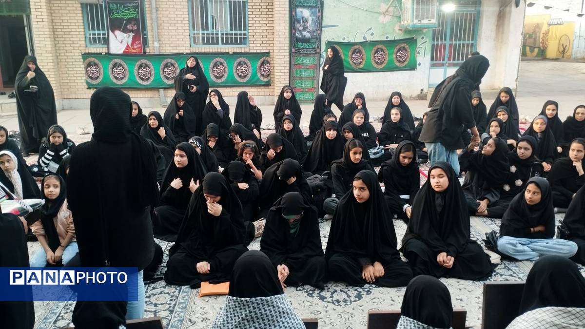 بازدید مسئولین اداره آموزش و پرورش از هیئت دانش آموزی دختران حاج قاسم 
