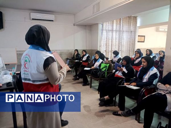 طرح همسان‌سازی آموزش مربیان دادرس شعب جمعیت هلال احمر استان در مرکز آموزش‌های تخصصی اصفهان