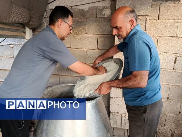 پخت و توزیع نذری در روز تاسوعای حسینی روستای حسن آباد داراب استان فارس