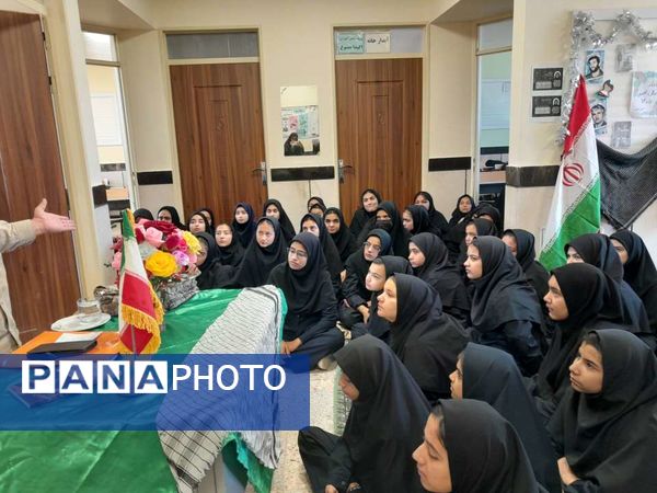 روایت هشت سال دفاع مقدس توسط راوی انقلاب در مدرسه مادرمهربان نقاب