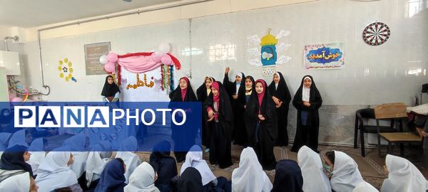 جشن ولادت حضرت فاطمه زهرا (س) و روز مادر در دبستان شهید احمد خاقانی شهرستان شیروان