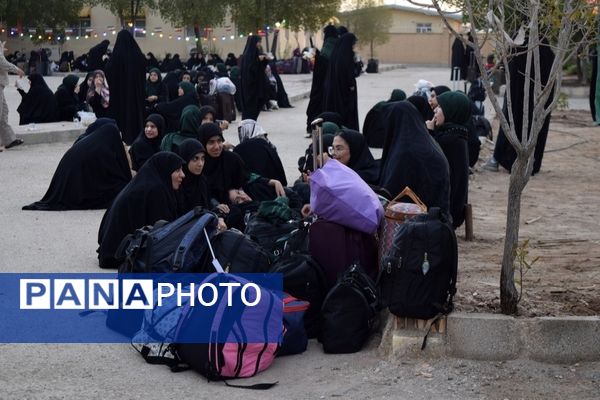 اردو راهیان نور دانش‌آموزی و بازدید از مناطق عملیاتی جنوب کشور و یادمان‌های شهدای دفاع مقدس