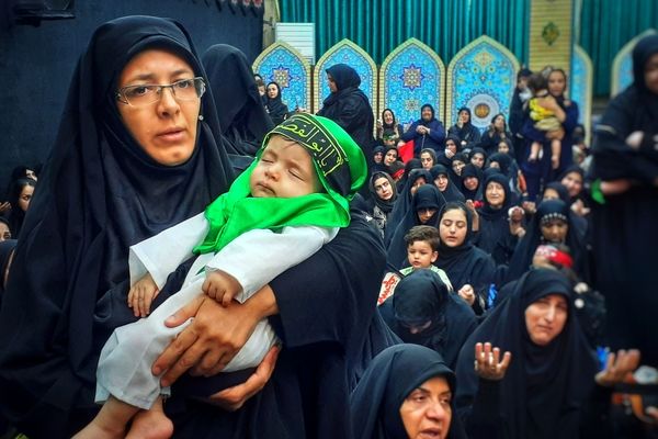 حماسه عشق و وفا در جمع شیر‌خوارگان حسینی