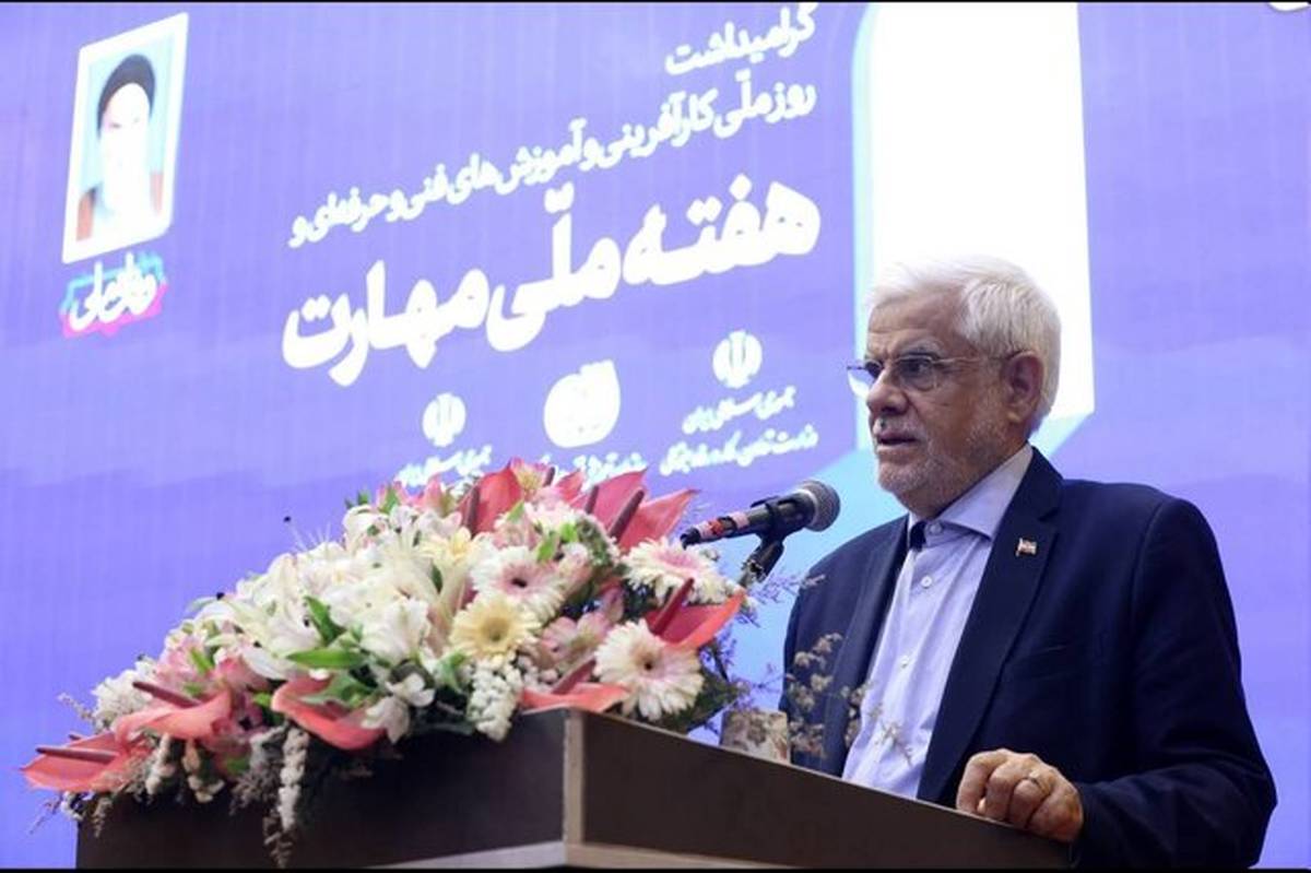 باید با نهادهای علمی جهان ارتباط تنگاتنگ داشته باشیم