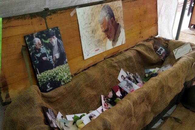 نمایشگاه مدرسه انقلاب در دبیرستان شهید بهشتی سمنان 