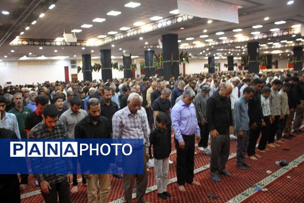 فروغ ایمان و همدلی در نماز جمعه بندرعباس