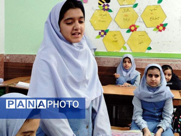 گرامیداشت روز کتاب و کتابخوانی در دبستان دخترانه هیأت امنایی بهار دانش 