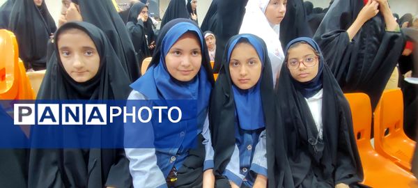 حضور دانش‌آموزان مدرسه خاقانی در جشن دختران آفتاب شیروان