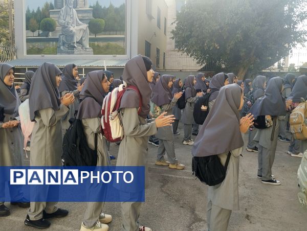 زنگ مهر، نوای امید در دبیرستان فرزانگان ۵ مشهد
