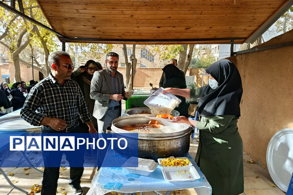 محفل صمیمی کارکنان اداری ناحیه ۴ شیراز به مناسبت روز زن