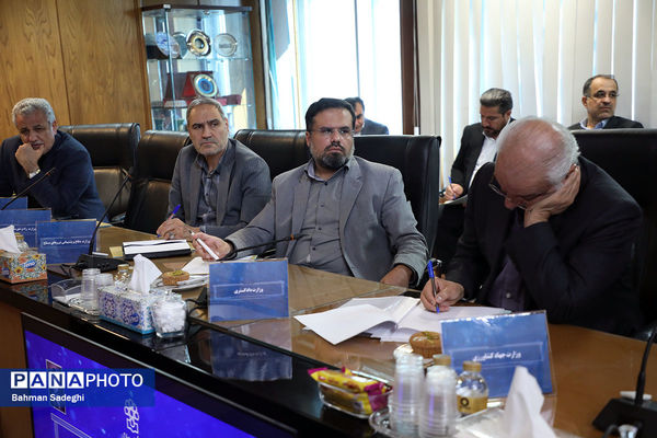 نشست مشترک مرکز پژوهش‌های مجلس شورای اسلامی و معاونان و مدیران امور مجلس وزارتخانه ها