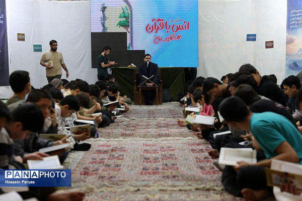 اعتکاف دانش‌آموزی در مسجد جامع امام جعفر صادق(ع) اقدسیه