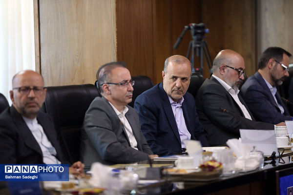 نشست مشترک مرکز پژوهش‌های مجلس شورای اسلامی و معاونان و مدیران امور مجلس وزارتخانه ها