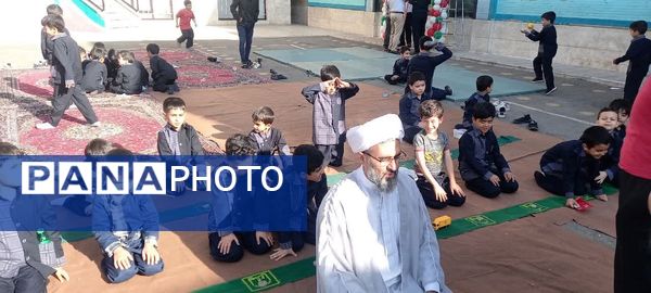 آیین بزرگداشت روز دانش آموز در دبستان سمیه قم