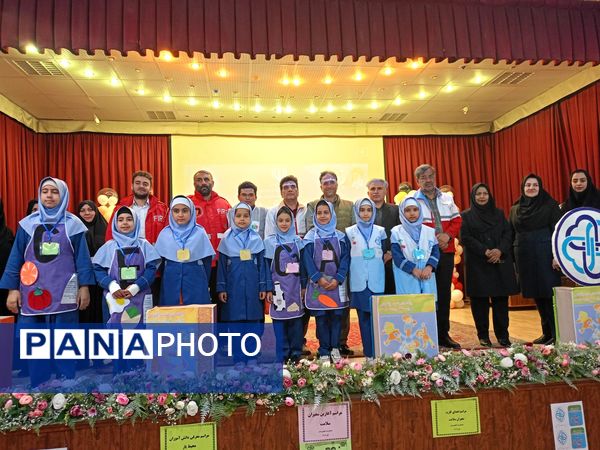  افتتاحیه پارک سلامت و آغاز به کار سفیران محیط یار  دبستان بنت الهدی صدر