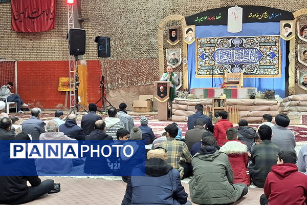 مراسم گرامیداشت نخستین سالگرد تدفین شهید گمنام در بوستان لاله قم