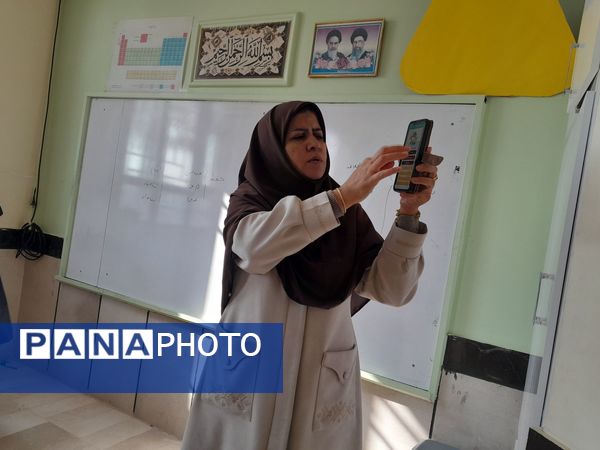 کارگاه اطلاع رسانی مسابقات قرآن ، عترت و نماز در دبیرستان مادرمهربان خلیل آباد