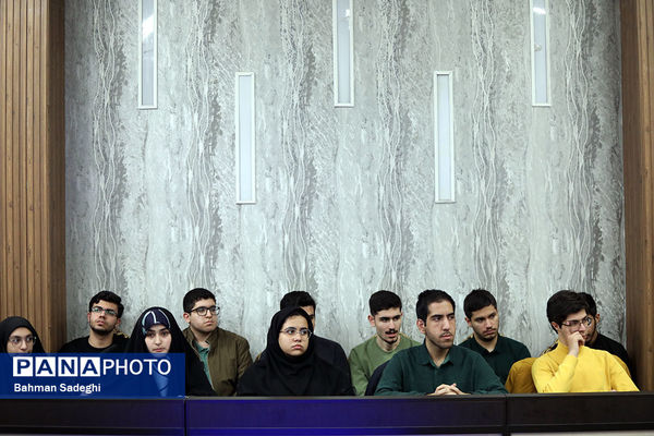 نشست صمیمی وزیر آموزش و پرورش با مدال آوران المپیادهای علمی