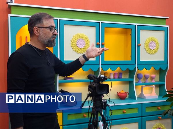 بررسی تاثیر پیشرفت علم و فناوری در صدا و سیما توسط دانش‌آموز خبرنگاران