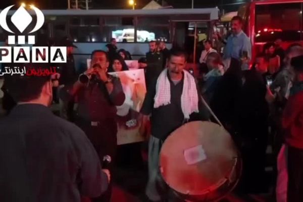مراسم چمر به یاد شهدای جنگ تحمیلی ۱۲ روزه در پایانه مرزی مهران برگزار شد 