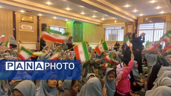 مراسم روز دانش آموز در دبستان دخترانه شاهد تحقیقی ناحیه ۶