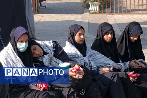 مراسم غبار‌روبی مزار شهدای گمنام در ناحیه دو شهرری 