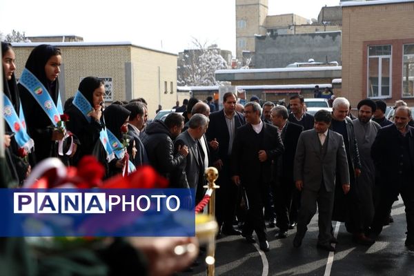 افتتاح هنرستان دخترانه ۱۲ کلاسه در  طرق 