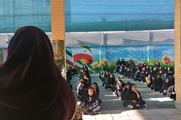 ویژه برنامه هفته بهداشت روان در دبیرستان فیاض کاشمر