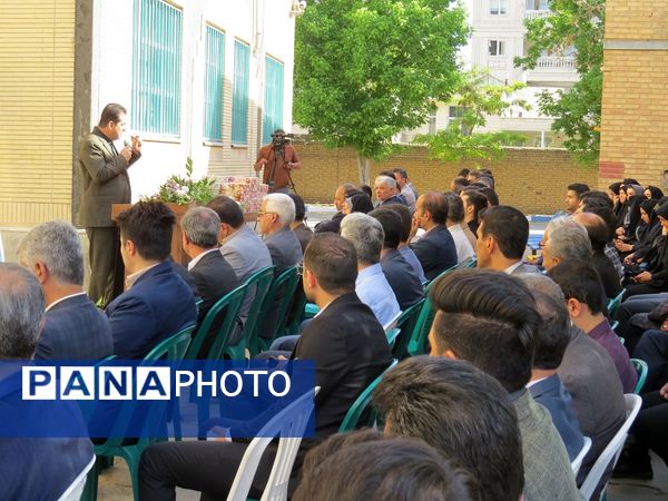 تقدیر از کارکنان‌ اداره‌کل آموزش و پرورش خراسان شمالی 