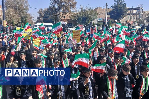 خروش هزاران دانش آموز ورامینی در ۱۳ آبان