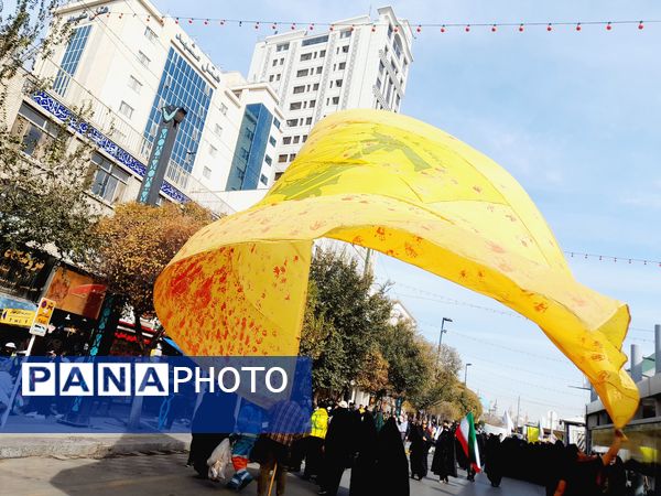 راهپیمایی روز دانش‌آموزان در ناحیه 6 مشهد 