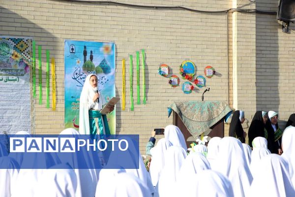 مراسم صبحگاه مهدوی در مدرسه شاهد نیک‌اندیشان